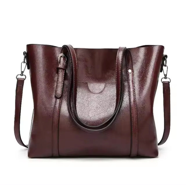 Clara - Sleek Shoulder Bag